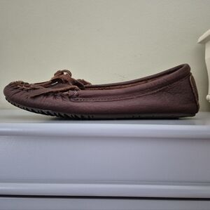 EUC Manitobah Moccasin Loafers, Leather, 6, Fit true to size